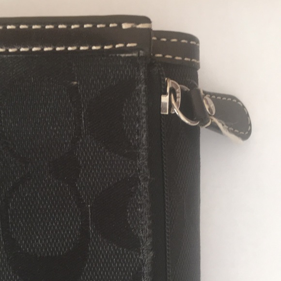Black fabric Coach wallet. - Picture 5 of 5